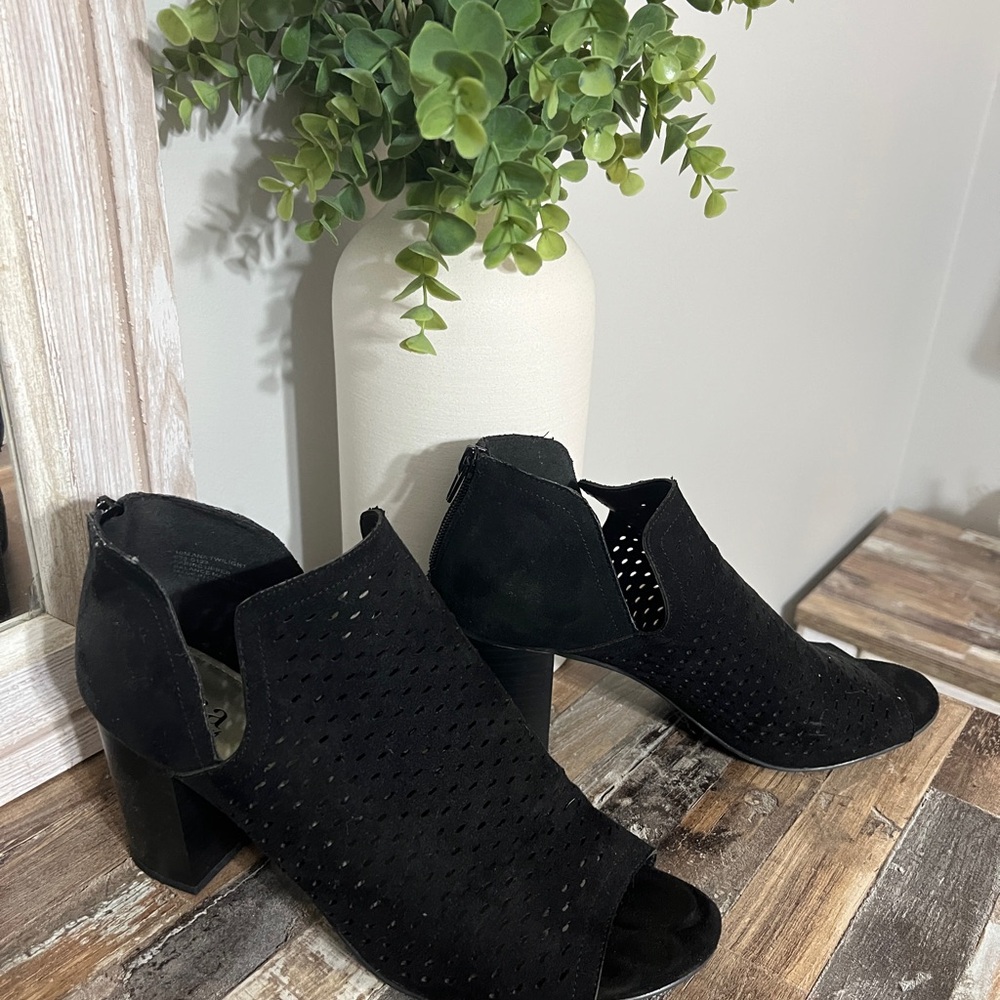 Black Heeled Boots with Open-Toe and Chunky Heel